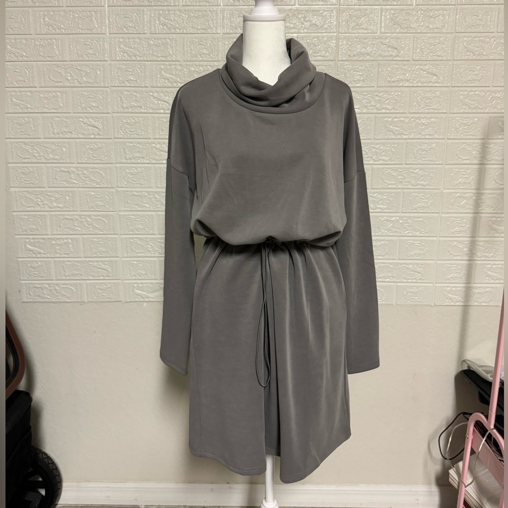 Turtle neck dress - Picture 1 of 8